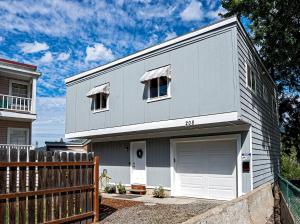 Peak Haven: 2BR Mountain View