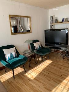 CITQ 303469.CHALET OASIS DE PAIX. BORD DE L’EAU.4 SAISONS.À LOUER