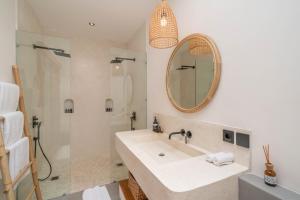 Villa Honey - Stunning 2 bedrooms Villa Close to The Beach