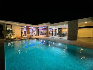 Joy Villa - Brand new 4 bedrooms villa with pool