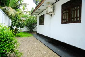 Eton Villa Talpe