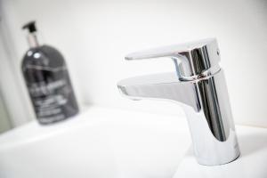 Kings Arms Suites - Deluxe Room - En-Suite - Self Check In