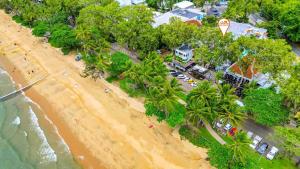 two bedroom beach front apartment @ Alassio Palm Cove