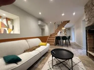 Maison avec cour intérieure - Lanzac