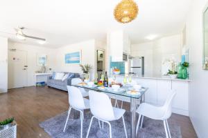 Fleetwood 3 63 Shoal Bay Road Relaxed living with water views overlooking Shoal Bay