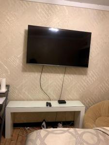 De Gold Nest-opposite USA Embassy (entire condo)