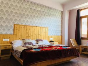 HOTEL CORNER RETREAT 2min walking from Mall Road