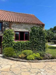 Charming House with Private Pool in Porto de Mós