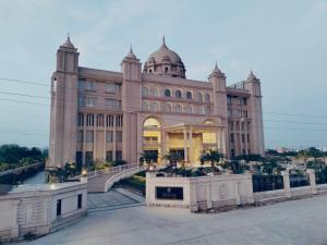 Classic Sapphire Ananta Bundi