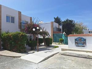 Stylish Apt Kato Paphos Close to Beach & Vibrant Harbor Life