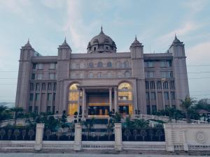 Classic Sapphire Ananta Bundi