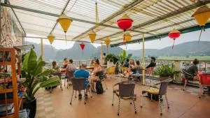 Phong Nha Jasmine Hostel & Roof Top Bar - Bố Trạch