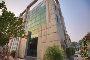 Goa Country Club By Pearl Near Udyog vihar Yashobhoomi