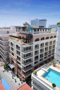 Whitehouse Condotel