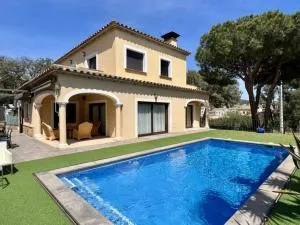 Casa Judibar con zona de barbacoa y piscina - Fonts