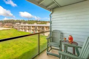 Whale Song Condo #29 - Моклипс