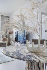 High Floor Beachfront 1br W Sunset & Sea View!