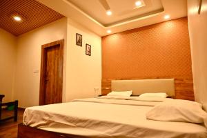 Hotel Vrindavan Palace