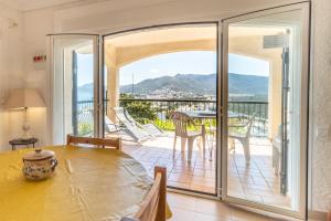 Grifeu 11 - Apartamento con terraza y vista al mar