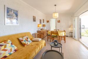 Grifeu 11 - Apartamento con terraza y vista al mar