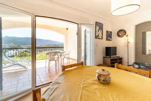 Grifeu 11 - Apartamento con terraza y vista al mar