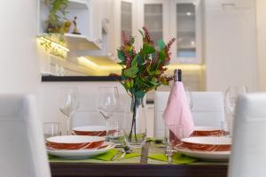 Comfortable Apartment Krakowska Wrocław with FREE PARKING by Noclegi Renters