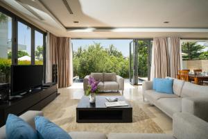 Biệt Thự 3 Phòng Ngủ (Three-Bedroom Villa)