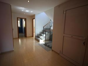 Casa Espaciosa en Grifeu cerca de la Playa - ES-228-144