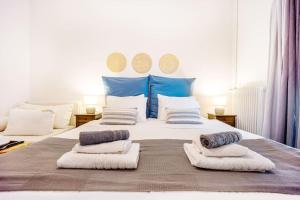 Top Acropolis Sightseeing 1st FLR Elegant Flat by LODGESPOT