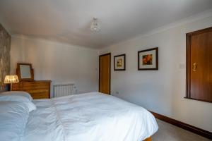 Acorn Apartment 2 (upper)