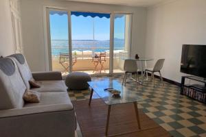 Large studio on the seafront