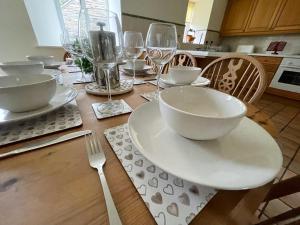 Oak Cottage cosy 5 bed sleeps 8 - dogs welcome