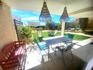 Plain-pied Jardin 6 personnes Clim Vue Mer Parking Wifi Terrasse Piscine dans la résidence