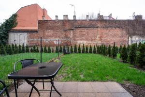 Hideaway Apartment - Terrace with Garden & Parking- by Rentujemy