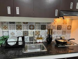 BURNHAM HILL CONDO by the Hermans