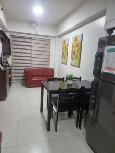 BURNHAM HILL CONDO by the Hermans