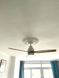 Amplio estudio con vistas a la marina y al mar ref 358