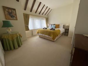 Oak Cottage cosy 5 bed sleeps 8 - dogs welcome