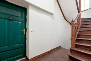 Old Town Deluxe Studios by BookingHost