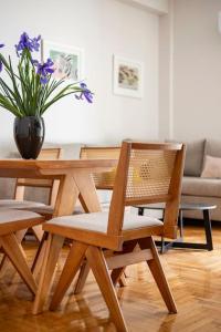 A night at the Museum, Lux apt next to the National Archaeological Museum of Athens