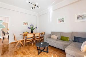 A night at the Museum, Lux apt next to the National Archaeological Museum of Athens