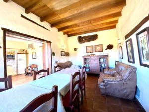 Comfortable House with Mountain View in Isora