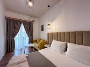 Double Room with Balcony room in Hotel Murati