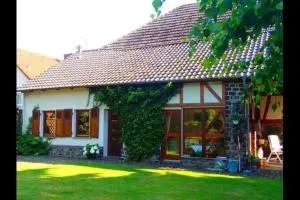 Ferienhaus in Bernsfeld mit großem Garten - 谬克