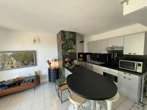 2 Pièces 45m2, Calme, Confort, Mer à 200m, Jardin, Terrasse, Piscine