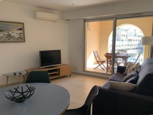 Hyères : Appart 4 pers marina climatisé avec garage - FR-1-335-162