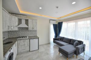Lamira Apart Holiday&Guest House