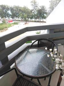 Rayongcondo Chain by Mona