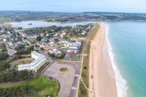 Appartements Le Triskell - Appt avec piscine partagee : photos des chambres