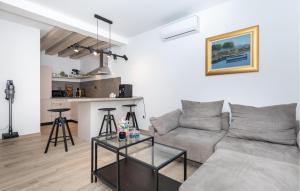 Gorgeous Apartment In Blace 